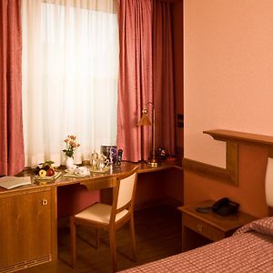 Camera con letto king size
